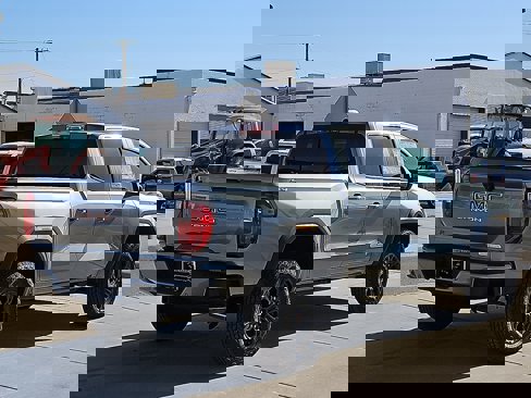 New 2025 GMC Canyon Elevation w/ Convenience Package image 4