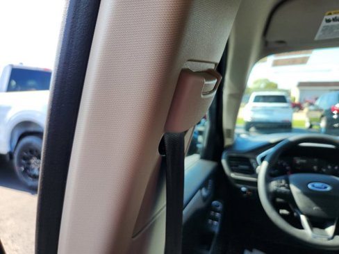 Used 2020 Ford Escape SE image 29