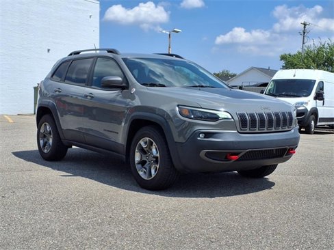Used 2019 Jeep Cherokee Trailhawk w/ Cold Weather Group image 3