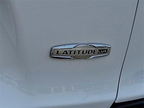 Used 2022 Jeep Cherokee Latitude Lux w/ Sun & Sound Group image 30