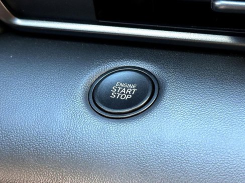 Used 2025 Hyundai Elantra Sport image 20