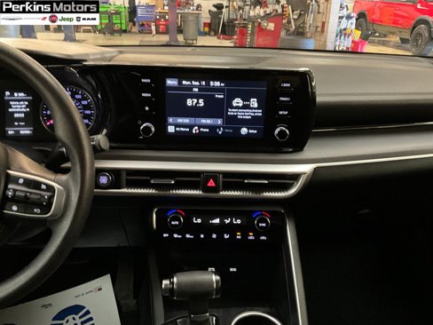 Used 2021 Kia K5 LXS image 8