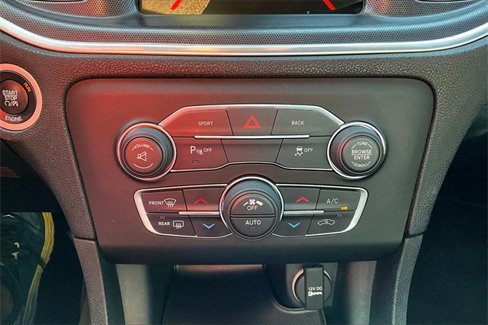 Used 2015 Dodge Charger SXT w/ Driver Confidence Group image 24