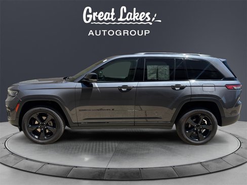 Used 2023 Jeep Grand Cherokee Altitude image 2