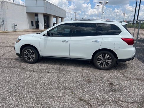 Used 2020 Nissan Pathfinder S image 8
