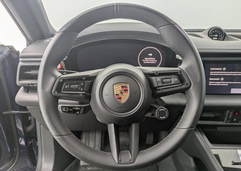 New 2024 Porsche Macan 4 Electric image 25
