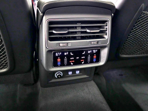 Used 2019 Audi Q8 Premium Plus w/ Premium Plus image 36