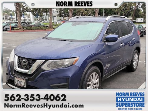 Used 2020 Nissan Rogue SV image 1