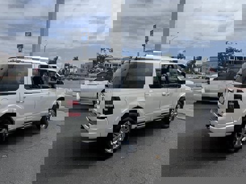 Used 2009 Ford Explorer Limited image 4