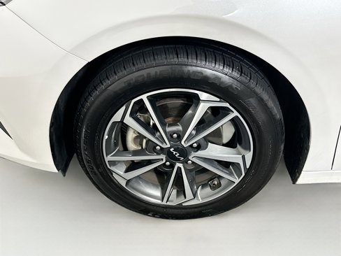 Used 2023 Kia Forte LXS image 11
