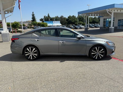 Used 2020 Nissan Altima 2.0 Platinum image 4