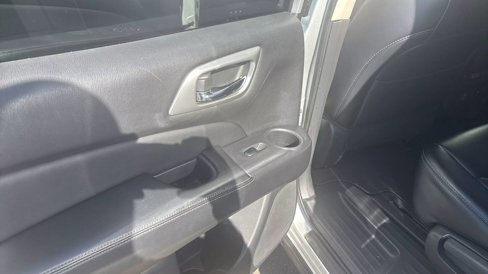 Used 2018 Nissan Pathfinder SL image 19