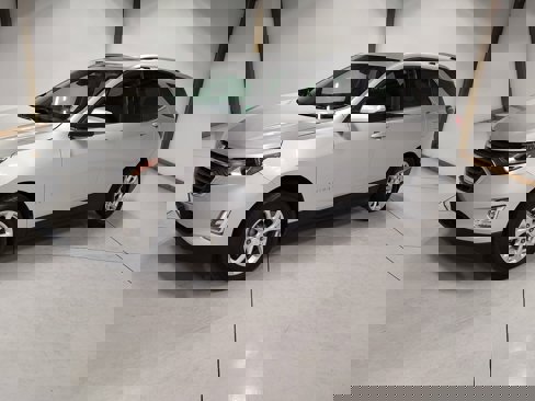 Used 2019 Chevrolet Equinox LT image 4