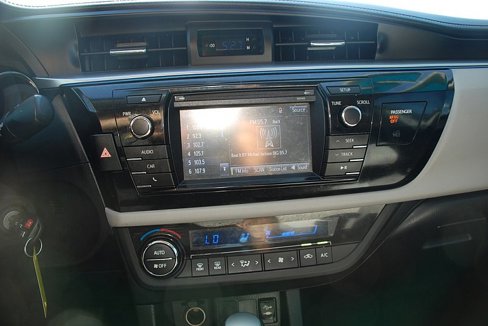 Used 2015 Toyota Corolla LE image 13