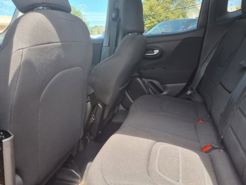 Used 2021 Jeep Renegade Latitude w/ Convenience Group image 8