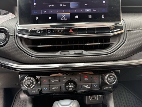 Used 2022 Jeep Compass Altitude w/ Convenience Group image 31