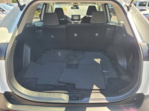 Used 2021 Toyota RAV4 XLE image 10