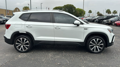Used 2022 Volkswagen Taos SE image 9