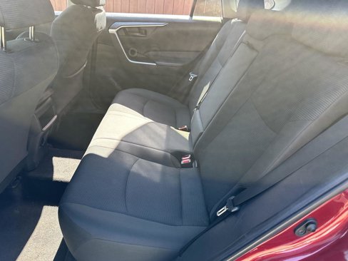 Used 2020 Toyota RAV4 LE image 26