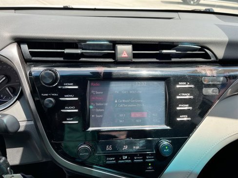 Used 2019 Toyota Camry SE image 21