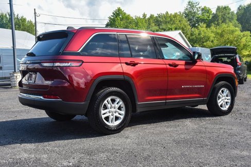 Certified 2023 Jeep Grand Cherokee Laredo image 3