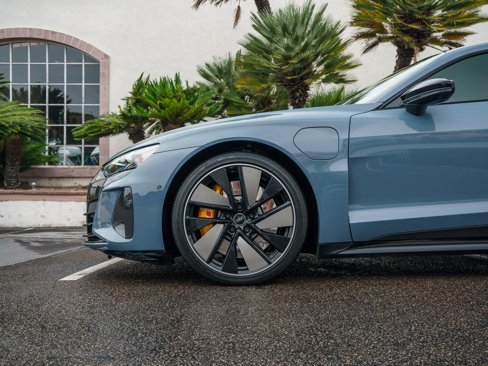 Used 2022 Audi RS e-tron GT w/ Carbon Performance Package image 12