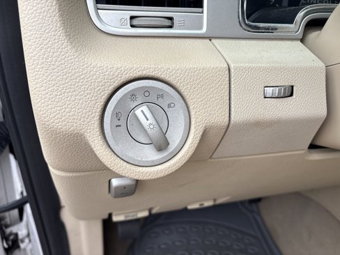 Used 2009 Lincoln Navigator 4WD image 38