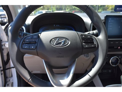 New 2025 Hyundai Venue SEL image 19