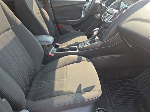 Used 2017 Ford Focus SEL image 26