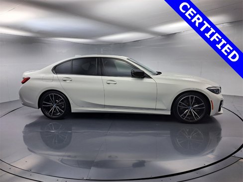 Certified 2022 BMW 330i Sedan w/ M Sport Package image 2