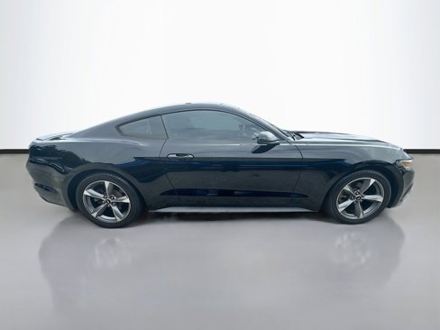 Used 2015 Ford Mustang Coupe image 9