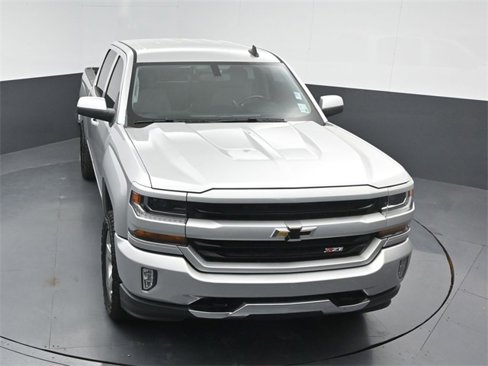 Used 2018 Chevrolet Silverado 1500 LT w/ Texas Edition image 10