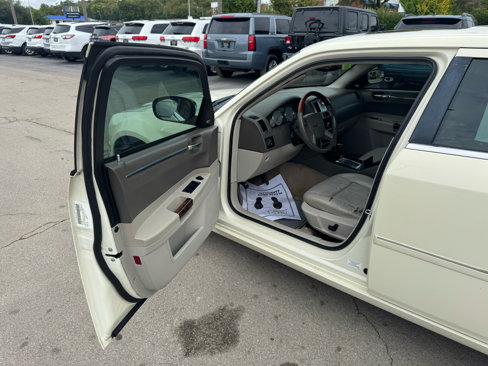 Used 2007 Chrysler 300 Touring L w/ Luxury Group image 14