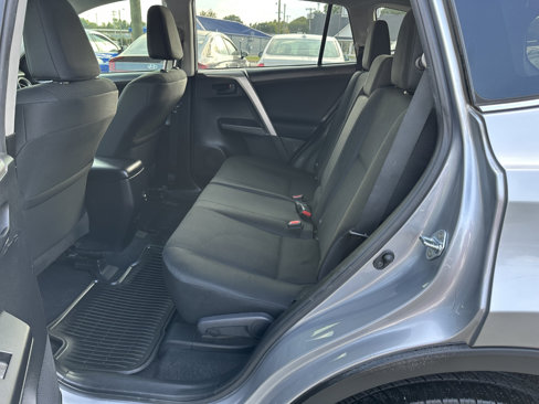 Used 2017 Toyota RAV4 LE image 9