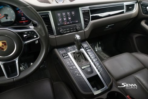 Used 2017 Porsche Macan S image 24