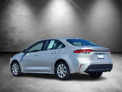 Used 2024 Toyota Corolla LE image 3