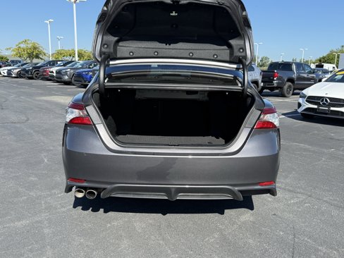 Used 2019 Toyota Camry LE image 6