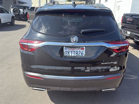 Used 2019 Buick Enclave Essence w/ LPO, Luxury Package image 4