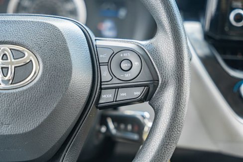 Used 2022 Toyota Corolla LE image 23