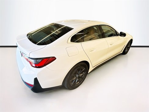Used 2022 BMW i4 eDrive40 image 5