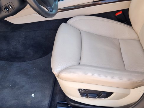 Used 2011 BMW 750Li xDrive image 8