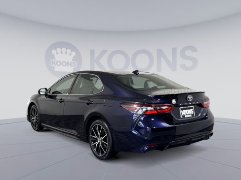 Used 2021 Toyota Camry SE image 4