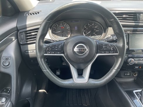 Used 2018 Nissan Rogue SV image 21