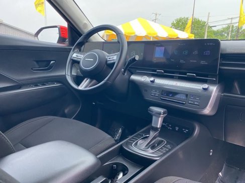 Used 2024 Hyundai Kona SEL image 7