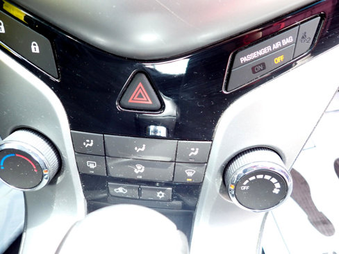 Used 2014 Chevrolet Cruze LT image 37