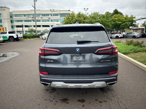 Certified 2022 BMW X5 xDrive45e w/ Luxury Seating Package image 4