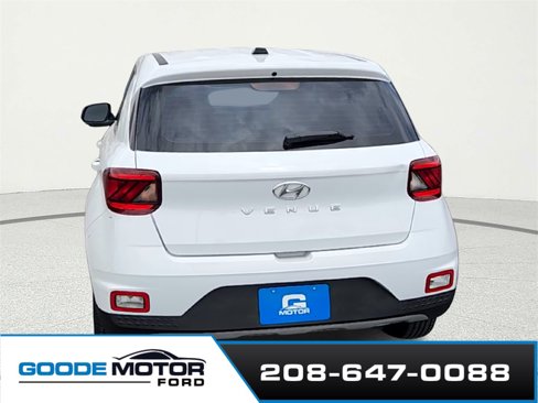 Used 2022 Hyundai Venue SE image 5