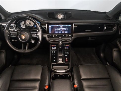 Certified 2024 Porsche Macan S image 18