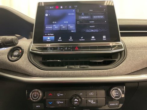 Used 2022 Jeep Compass Latitude image 15