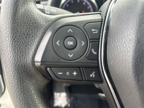 Used 2020 Toyota Camry LE image 23